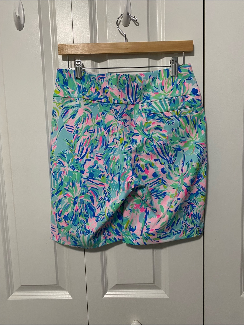 Lilly Pulitzer Luxletics Pastel Floral Bike Shorts in Aqua, Pink & Green - Picture 4 of 8
